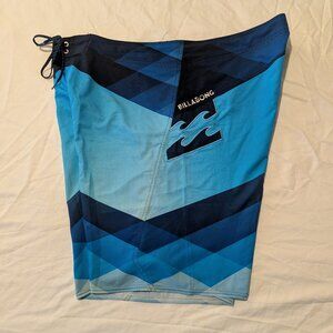 Men's Billabong PlatinumX Men's Boardshorts size 44"